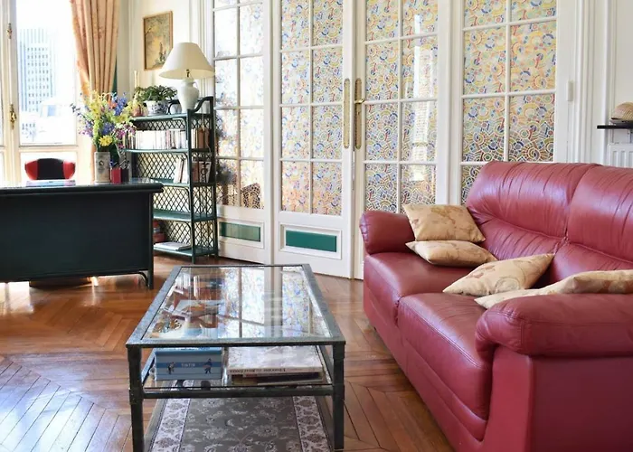 Charming 2 Bedroom Apartment With View Of Paris Gare De Lyon