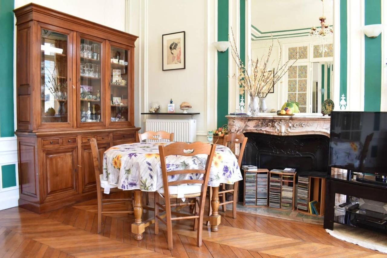 Charming 2 Bedroom With View Of Gare De Lyon Apartment Paris